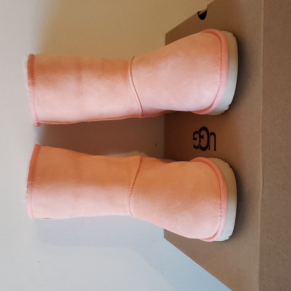 Women's peach/orange color Classic short II UGG boots